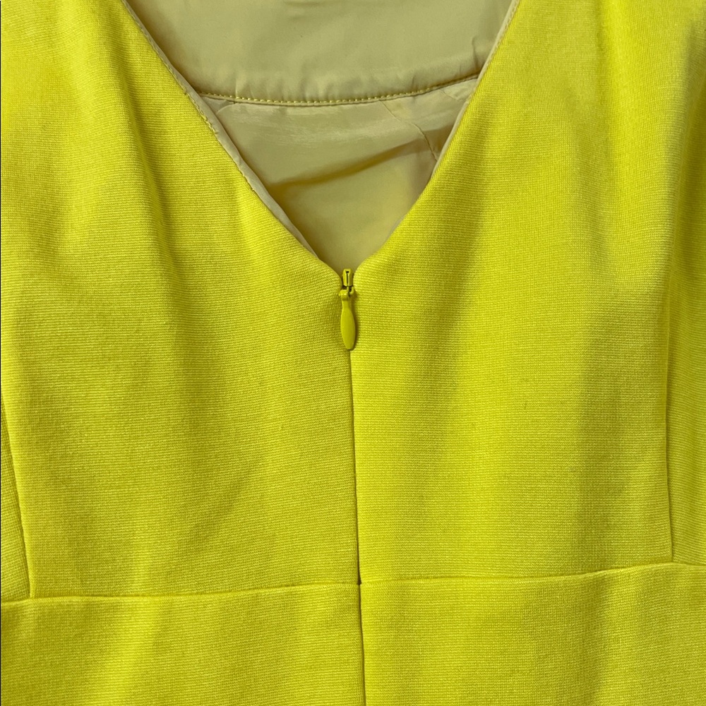 ☀️🌞Trina Turk Vibrant Sunshine Yellow Fitted Stretch Sheath EUC no size tag szS? - Picture 8 of 10